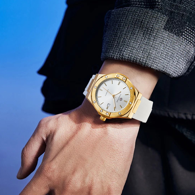ساعة فورسينينج للرجال ميكانيكي - مراجعة Exhibition Caseback وسعره